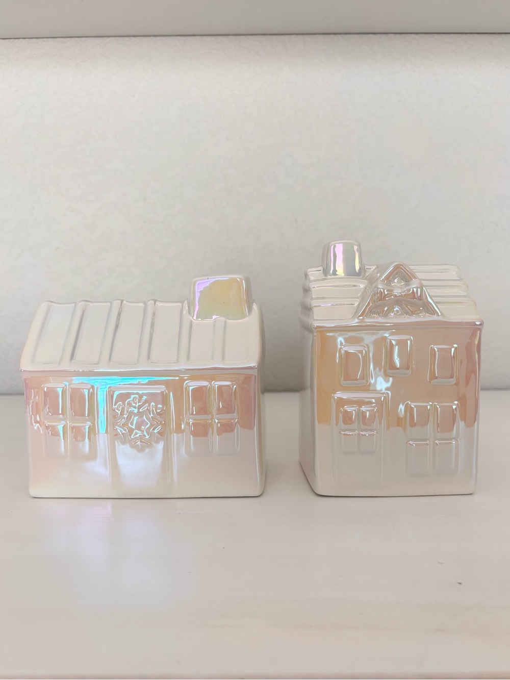 TARGET White Iridescent Ceramic Houses (2) NWT